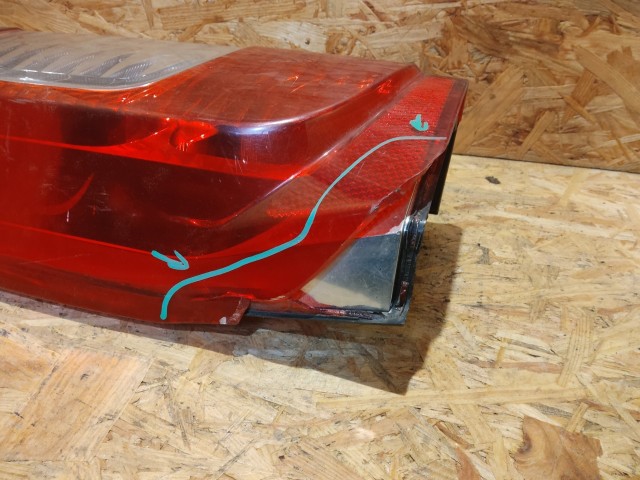 153097 Fiat Fiorino , Qubo 2007 Bal hátsó lámpa, a képen látható sérüléssel 1353206080