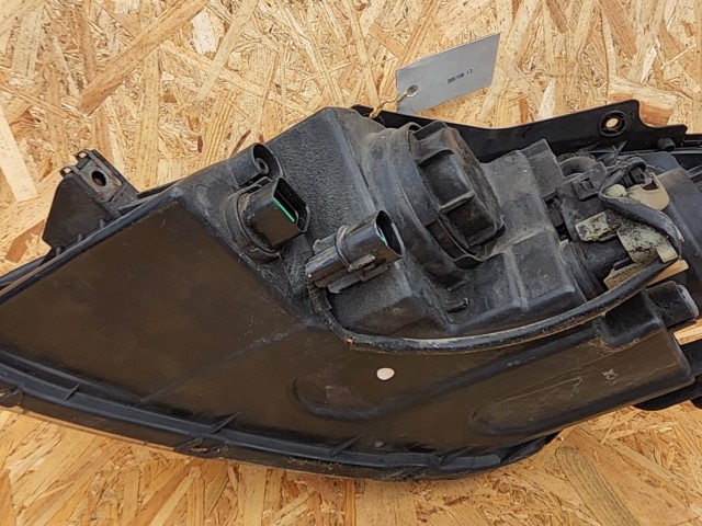 151622 Hyundai I 30 2007-2011 jobb első fényszóró, a képen látható matt plexivel  921022Lxxx