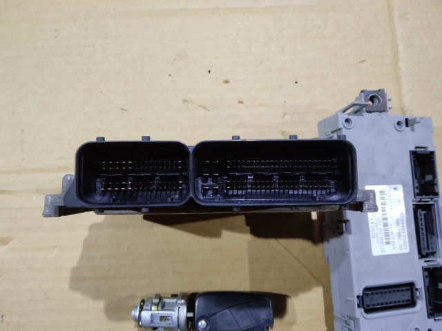 166156 Fiat Bravo 2007-2014  1,9 16v Diesel motorvezérlő szett 0281013580 , 51828270