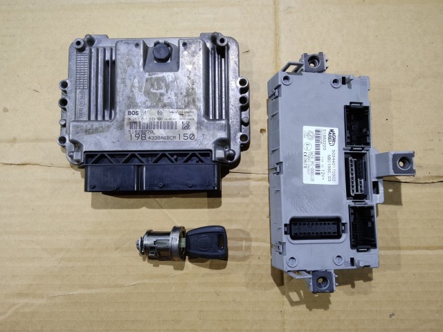 166157 Fiat Bravo 2007-2014  1,9 16v Diesel motorvezérlő szett 0281013580 , 51828270