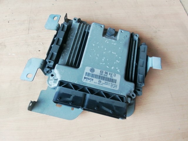 Audi A3 8P, Seat Altea 5P, Seat Toledo, Skoda Octavia II., Volkswagen Golf V., Volkswagen Touran 1,9-2,0 Diesel motorvezérlő 0281011945 , 03G906016CD