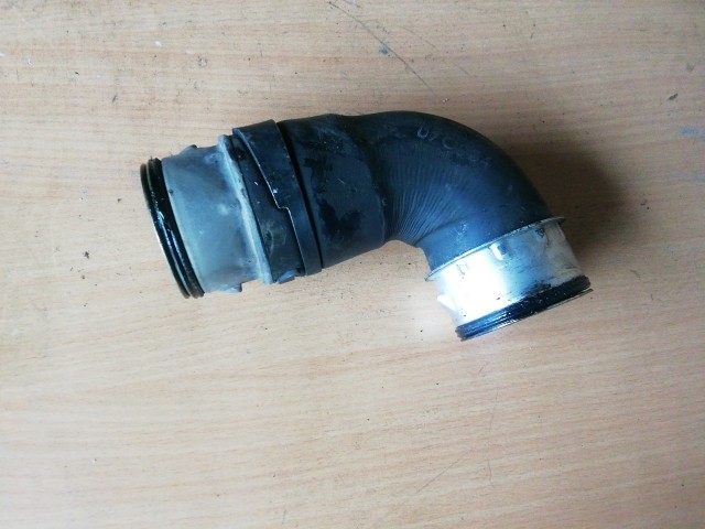 Volkswagen Touran 2005-2008 Levegőcső  Használt turbóból az intercollerba 