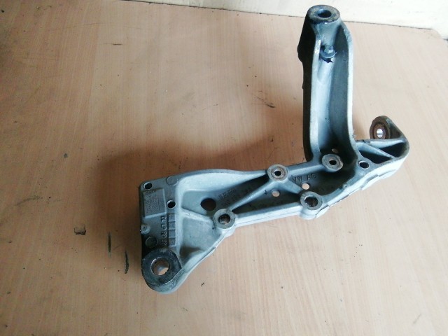 Volkswagen Touran 2005-2008 bal első lengőkar tartó  1K0199295F