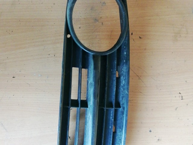 Volkswagen Touran 2005-2008 jobb első ködlámpa keret 1T0853666A