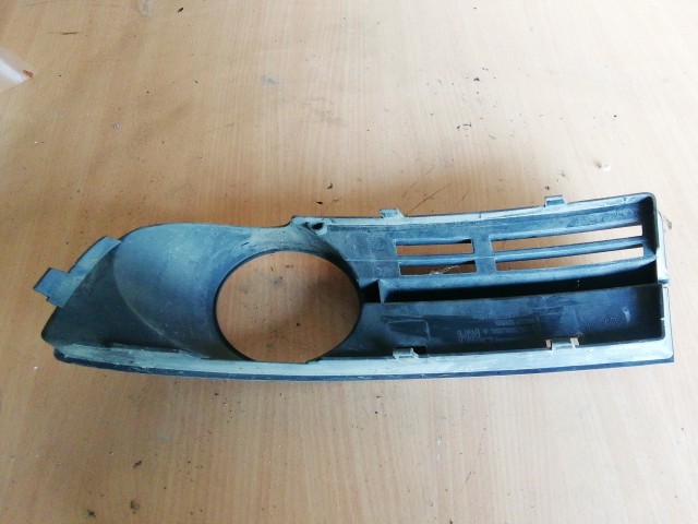 Volkswagen Touran 2005-2008 jobb első ködlámpa keret 1T0853666A