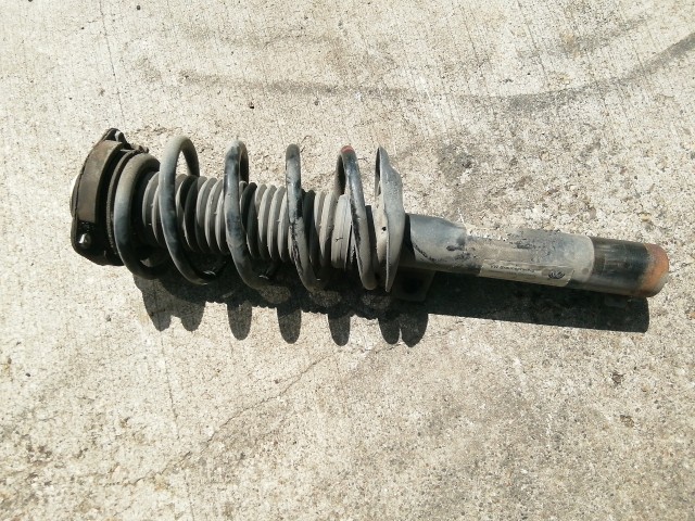 Volkswagen Touran 2005-2008 1,9 8v Diesel bal első lengéscsillapító Piros Fehér Piros színjelőlésű rugóval 1K0400053CD