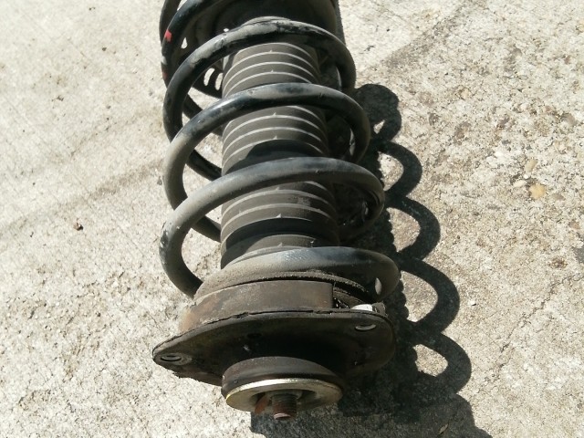 Volkswagen Touran 2005-2008 1,9 8v Diesel bal első lengéscsillapító Piros Fehér Piros színjelőlésű rugóval 1K0400053CD