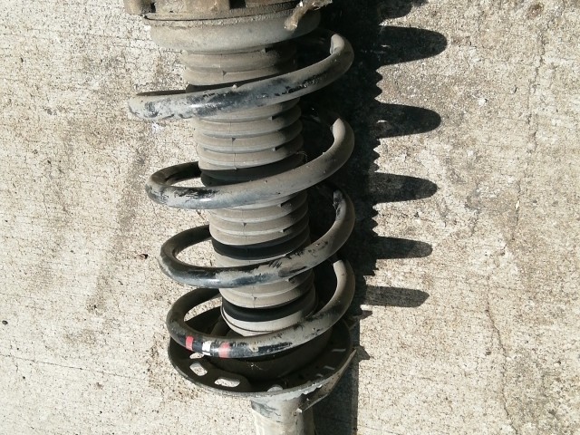 Volkswagen Touran 2005-2008 1,9 8v Diesel jobb első lengéscsillapító Piros Fehér Piros színjelőlésű rugóval 1K0400054CD