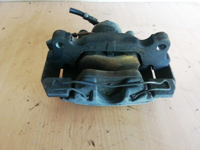 Volkswagen Touran 2005-2008 Féknyereg Használt Bal első Hűtött tárcsás