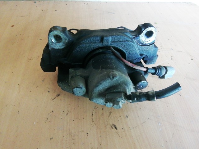 Volkswagen Touran 2005-2008 Féknyereg Használt Bal első Hűtött tárcsás