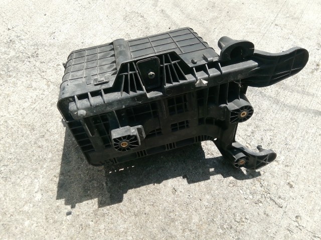 Volkswagen Touran 2005-2008 Akkumulátor tartó, tálca Használt