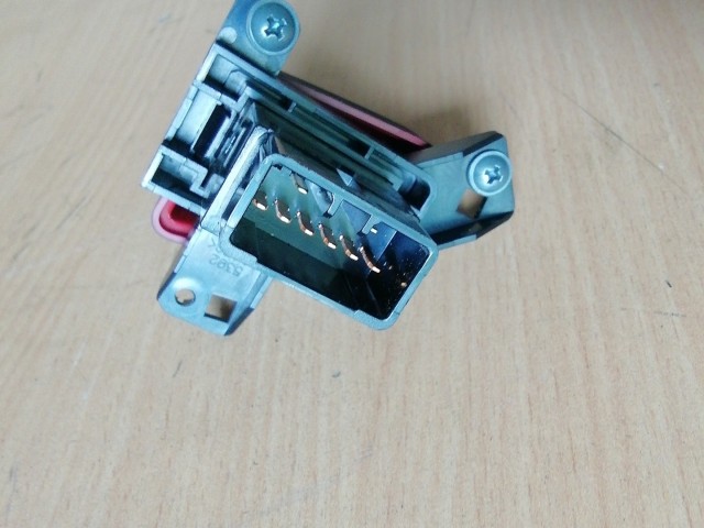 Hyundai I 30 2008-2012 elakadásjelző kapcsoló 864W0140