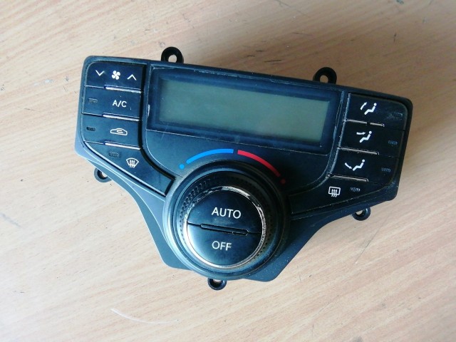 Hyundai I 30 2008-2012 digit fűtés kapcsoló 97250-2L610