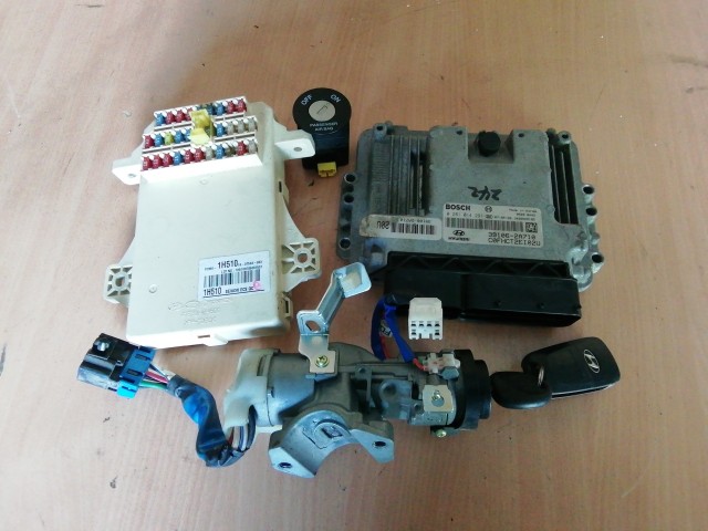 Hyundai I 30 2008-2012 1,6 Diesel motorvezérlő 91950-1H510, 0281014291, 39106-2A710