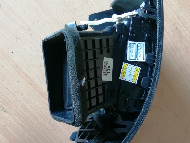 126786  Hyundai I 30 2008-2012 bal oldali levegő beömlő