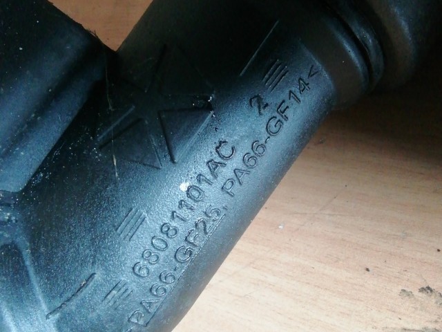 Fiat Freemont 2011-2015 2,0 16v Diesel levegőcső, turbóból az intercollerba 68081101AC