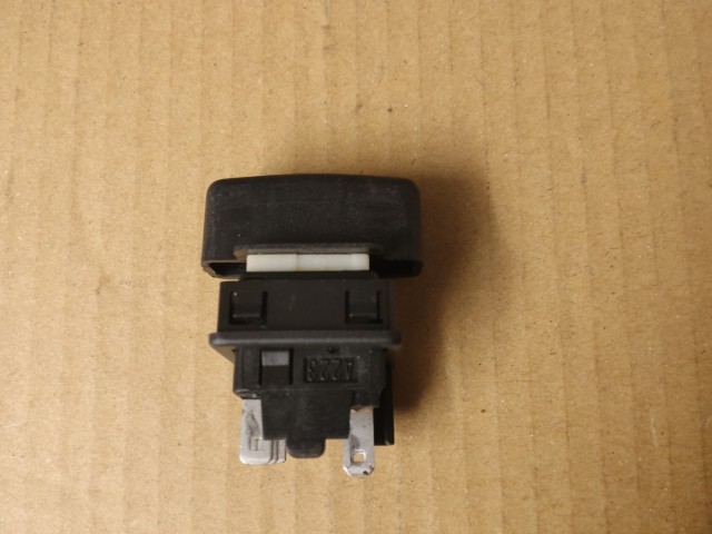 Alfa Romeo 156FL hátsó ablakemelő kapcsoló blokkoló