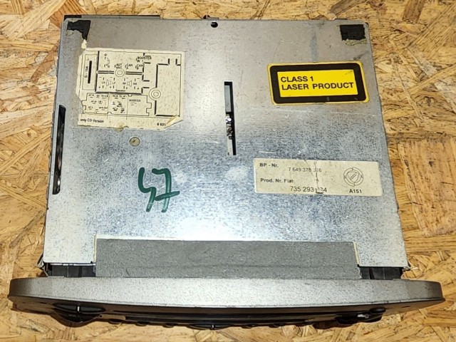 171928 Alfa Romeo 147 2000-2010 Blaupunkt Cd-s rádió, kopott gombok!!!!! 735293234