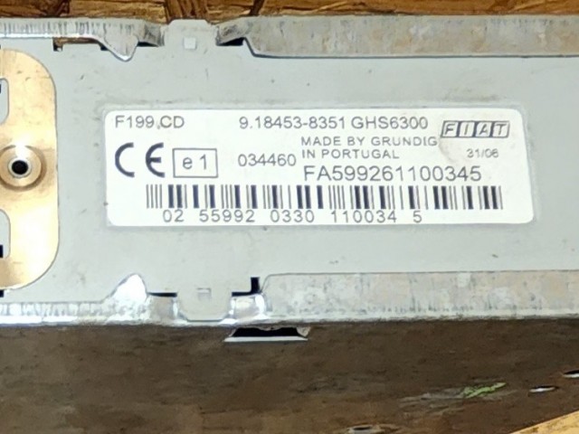 171944 Fiat Grande Punto  2005-2009 Grundig Cd-s rádió. Kód nincs hozzá!!!!! 735416229