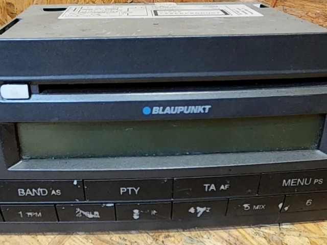 171965 Fiat Grande Punto Blaupunkt Cd-s rádió, egy hiányzó, és kopott gombokkal!!!!