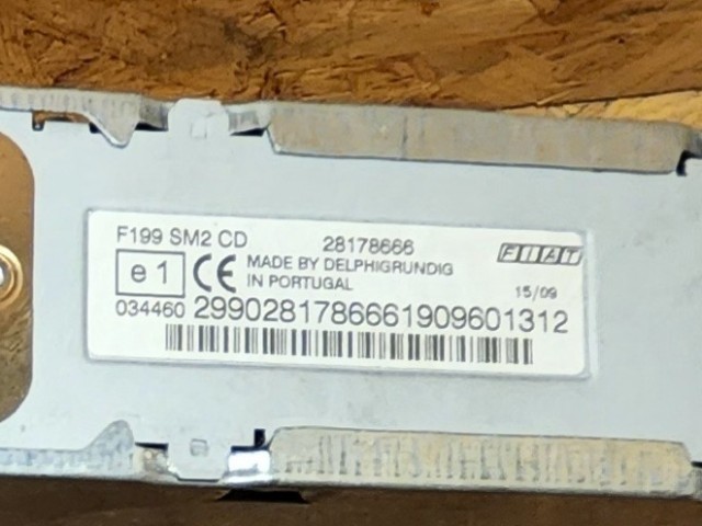 171967 Fiat Grande Punto Cd-s Rádió Delphi Grundig, Nincs Kód hozzá!!!!! 735481299