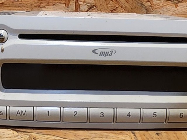 167004 Fiat 500 2007-2015 fehér színű Bosch Cd-s rádió 735534182