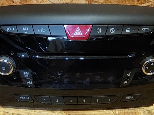 167017 Lancia Ypsilon III.  2011- Bosch Cd-s rádió 7355434820