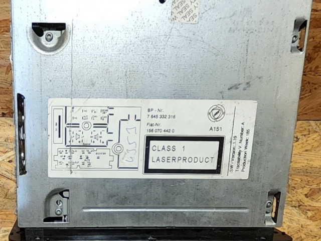 167024 Alfa Romeo 159 2005-2011 Mp3-as, Cd-s rádió 156073094 egy gomb hiányzik!!!!