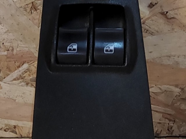 Fiat Bravo 2007-2014 bal első ablakemelő kapcsoló 2 kapcsolós kivitel!!!!