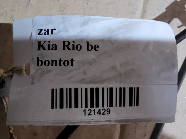 Kia Rio 2 zár be