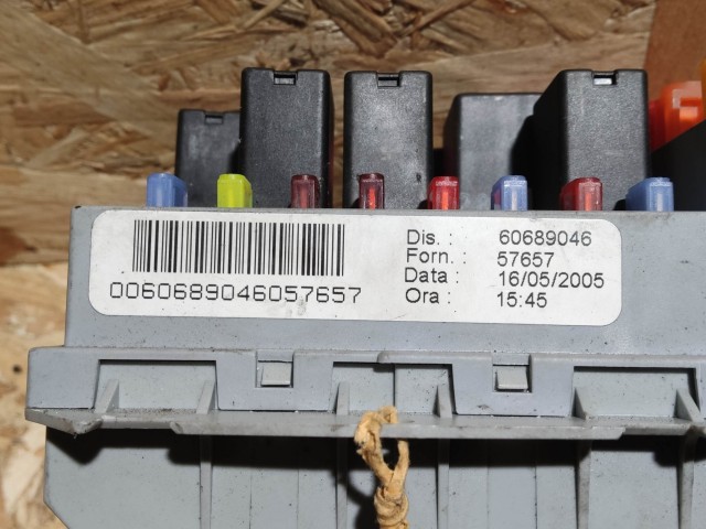 Alfa Romeo 159 2005-2011 külső biztosítéktábla 60689046