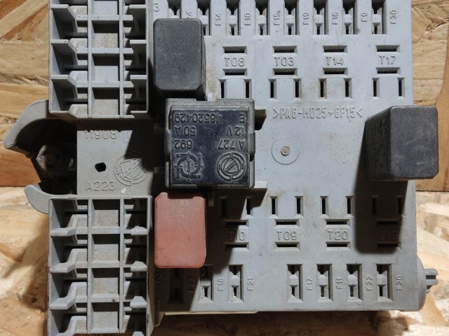 Fiat Stilo 2001-2007 külső biztosítéktábla 46796534