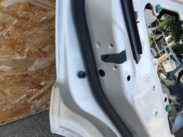 168273 Dodge Journey 2008-2020 Bal hátsó Ezüst színű ajtó