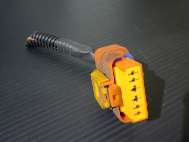 86073 Fiat Idea, Punto II.-III., Lancia Musa, Ypsilon II. üzemanyagszivattyú elektromos csatlakozó 51746634