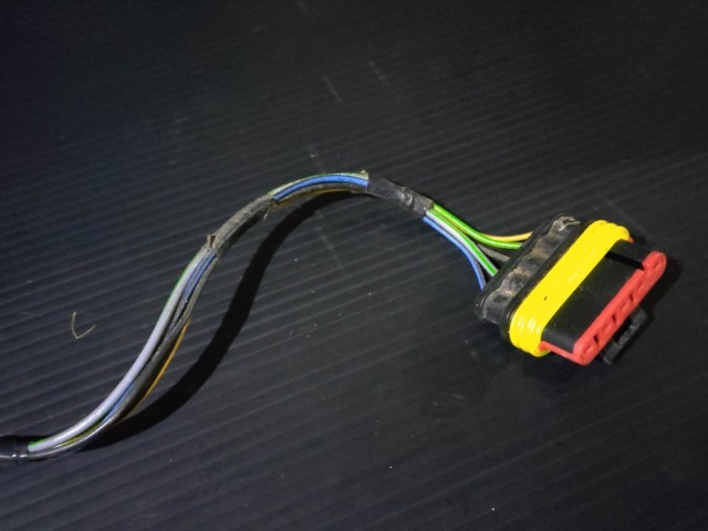 64877 Fiat 500 2007-2015  hátsó lámpa elektromos csatlakozó