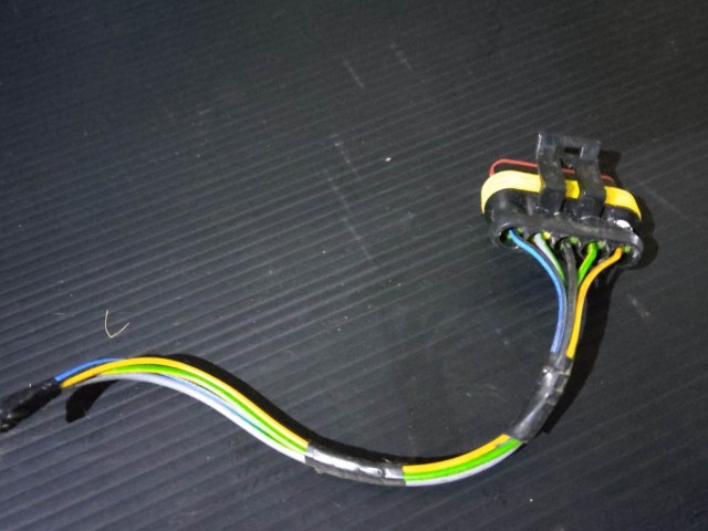 64877 Fiat 500 2007-2015  hátsó lámpa elektromos csatlakozó