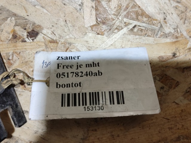 Fiat Freemont 2011-2015 Motorháztető zsanér Használt jobb 