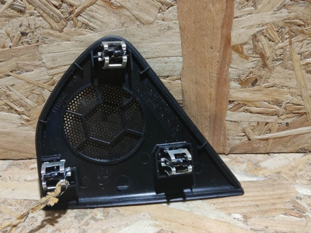 Alfa Romeo Giulietta bal hátsó hangszóró takaró