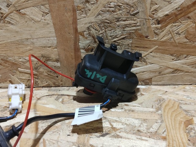 Lancia Delta 2008-2014 Tankajtó zár Használt