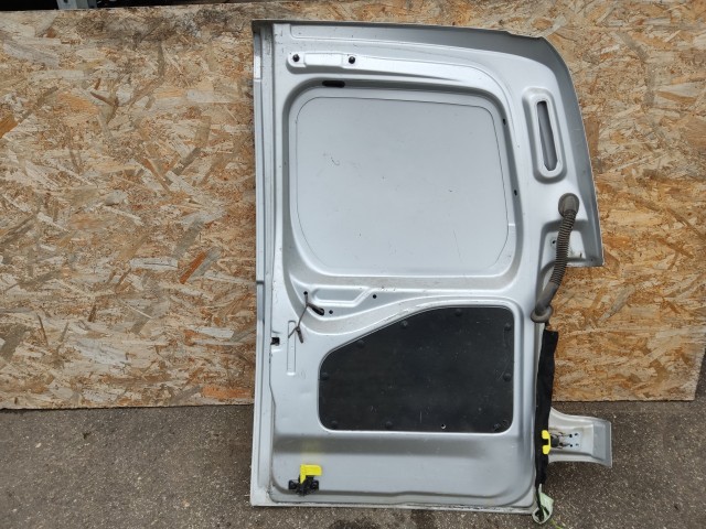 168399 Peugeot Partner, Citroen Berlingo bal hátsó raktérajtó, a képen látható sérüléssel