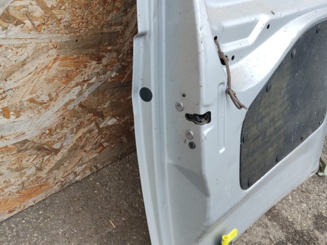 168399 Peugeot Partner, Citroen Berlingo bal hátsó raktérajtó, a képen látható sérüléssel