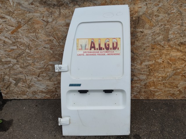 168400 Fiat Scudo 1995-2006 bal hátsó raktérajtó, a képen látható sérüléssel