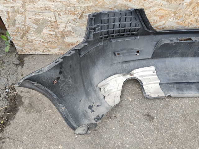 168453 Alfa Romeo 159 hátsó lökhárító 2 kipufogós, nem parkszenzor helyes, alsó rögzítőpont sérült