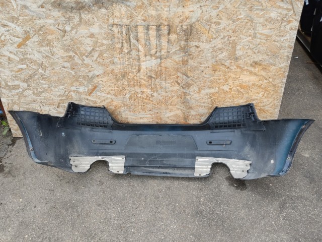 168454 Alfa Romeo 159 2005-2011 hátsó lökhárító 2 kipufogós, nem parkszenzor helyes, alsó rögzítőpont sérült