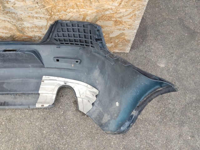 168454 Alfa Romeo 159 2005-2011 hátsó lökhárító 2 kipufogós, nem parkszenzor helyes, alsó rögzítőpont sérült