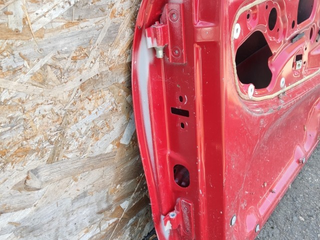 168532 Fiat Seicento 1998-2010 piros színű jobb oldali ajtó, a képen látható sérüléssel