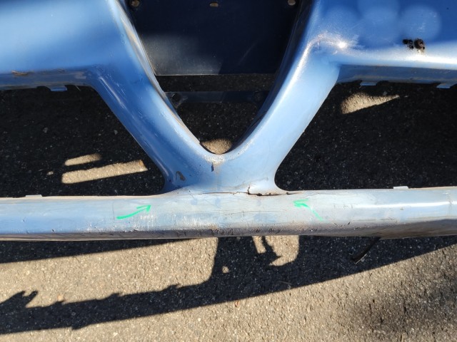 168572 Alfa Romeo 159 első lökhárító, alap kivitel ( nem mosós, nem Pdc-s) a képen látható sérüléssel