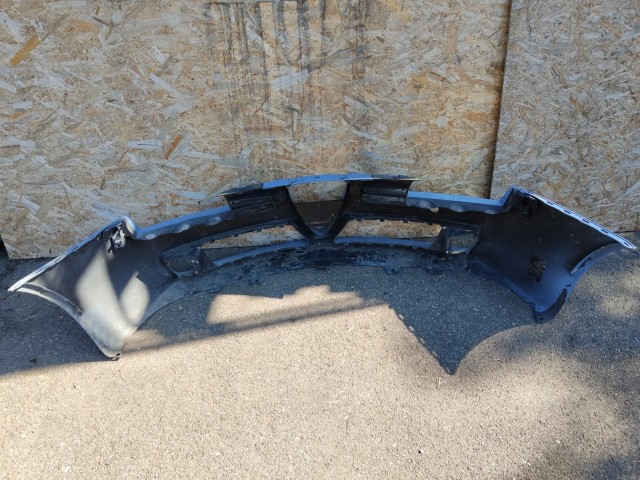 168572 Alfa Romeo 159 első lökhárító, alap kivitel ( nem mosós, nem Pdc-s) a képen látható sérüléssel