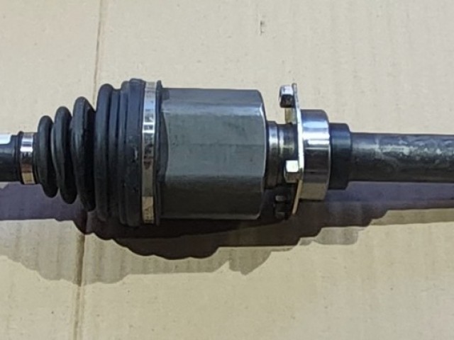 Alfa Romeo 156 2,4 20v Mjet utángyártott új, jobb oldali féltengely