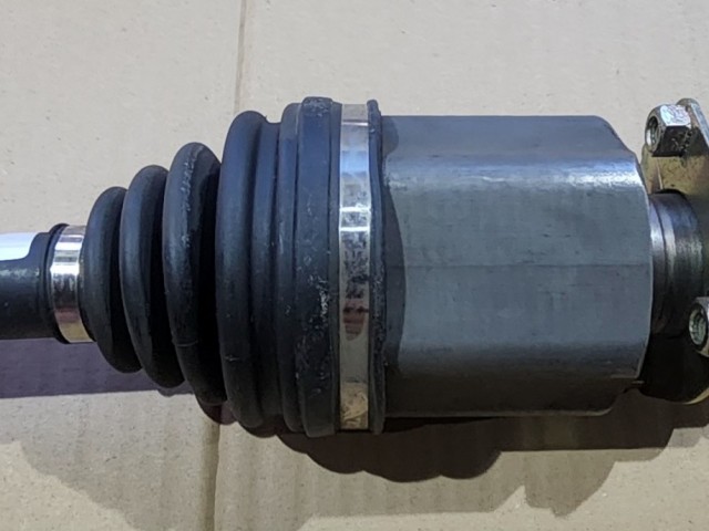 Alfa Romeo 156 2,4 20v Mjet utángyártott új, jobb oldali féltengely